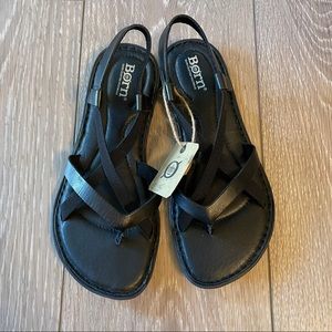Born Taj women’s leather sandals in black. Size 7